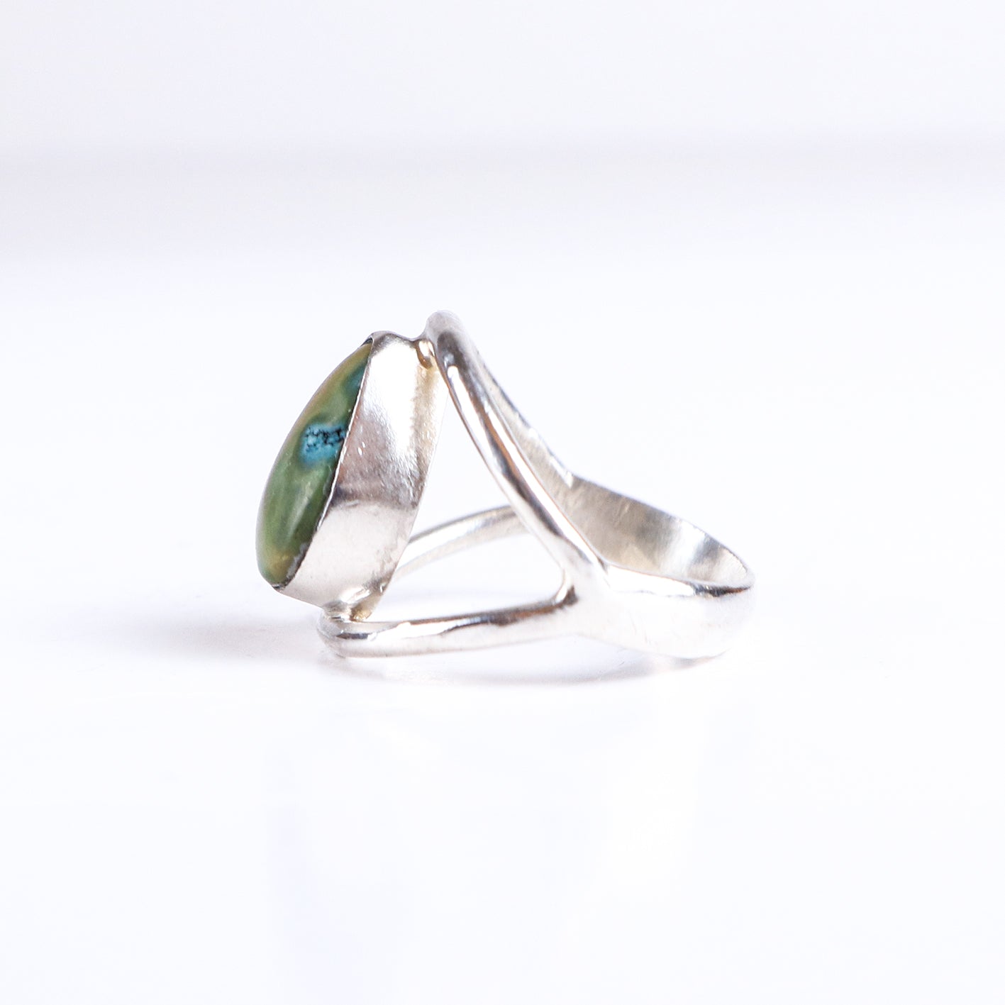 Vintage Teardrop Turquoise Sterling Silver Split Shank Ring