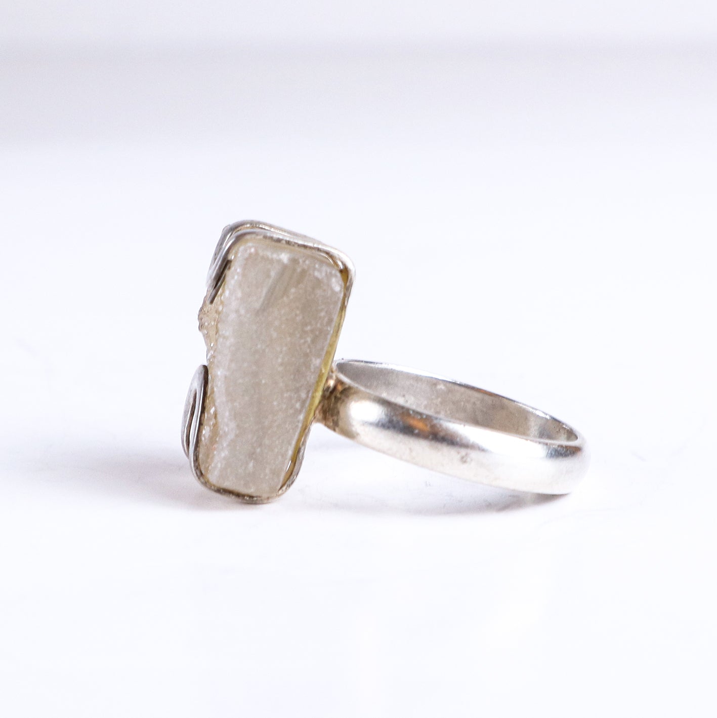 Vintage White Druzy Raw Stone Sterling Silver Cabochon Ring