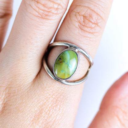 Vintage Oval Shaped Lime Green Turquoise Sterling Silver Split Shank Ring